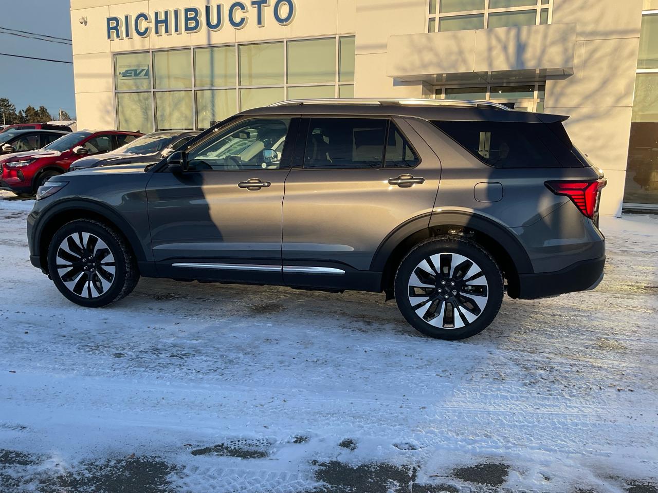 2026 Ford Explorer Platinum Photo