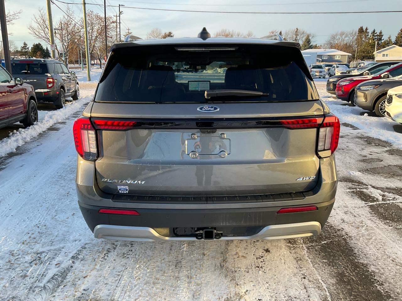 2026 Ford Explorer Platinum Photo4