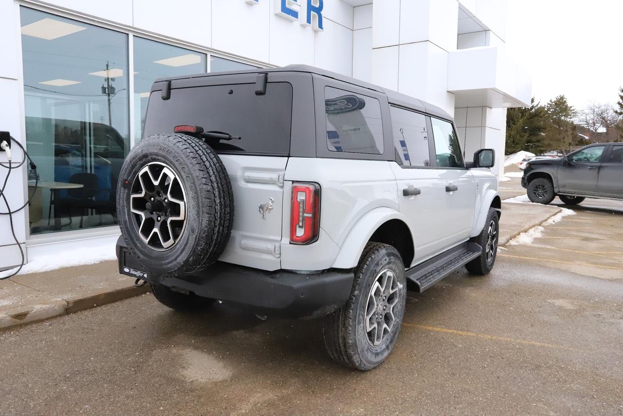 2026 Ford Bronco OUTER BANKS 4 DOOR 4X4 Photo3