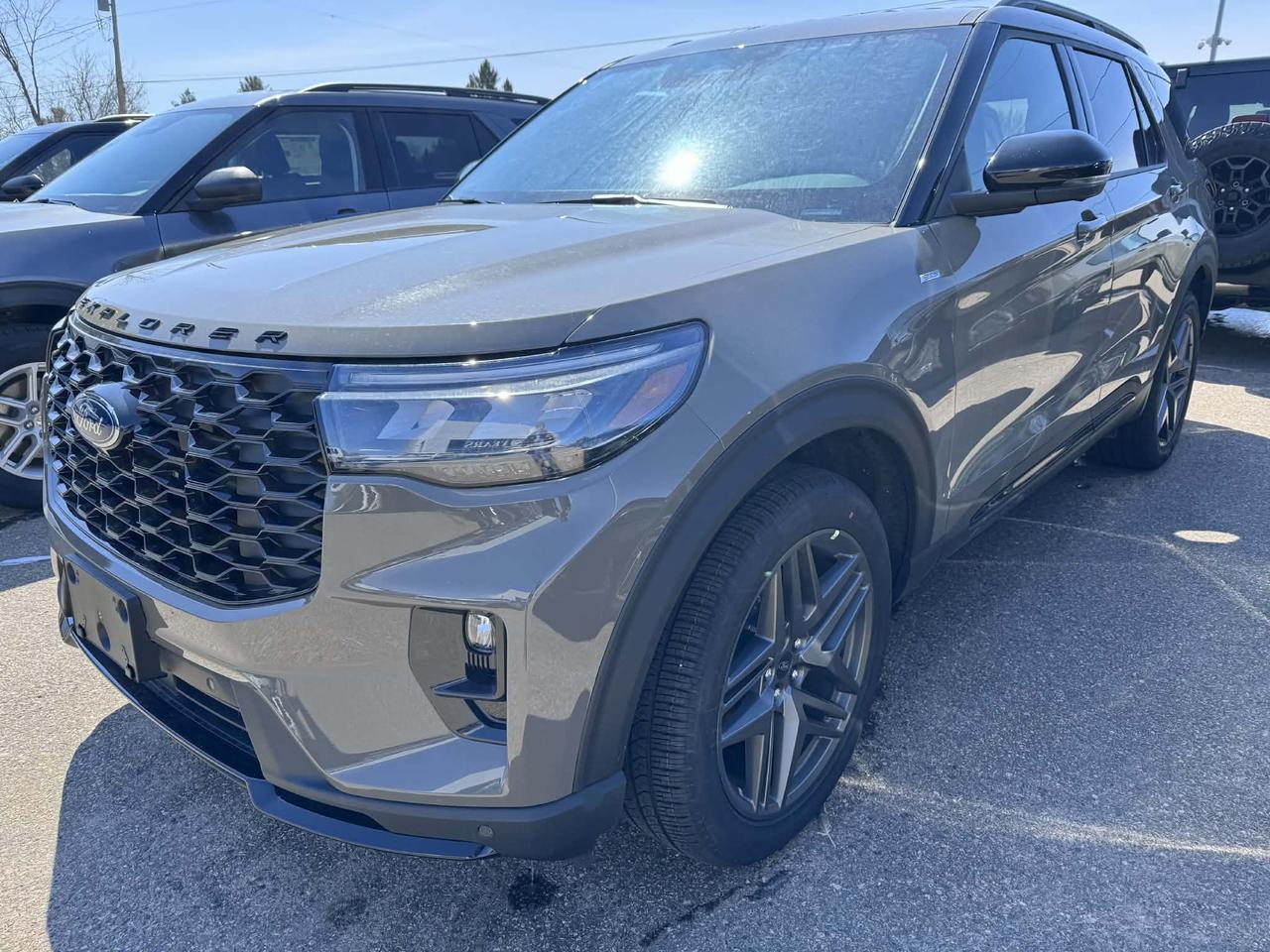 2026 Ford Explorer ST-Line Photo5