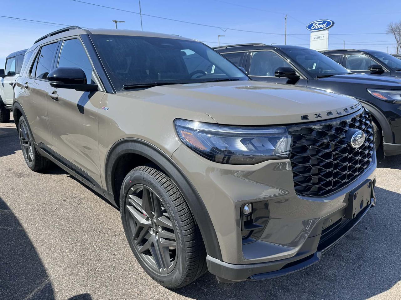 2026 Ford Explorer ST-Line Photo3