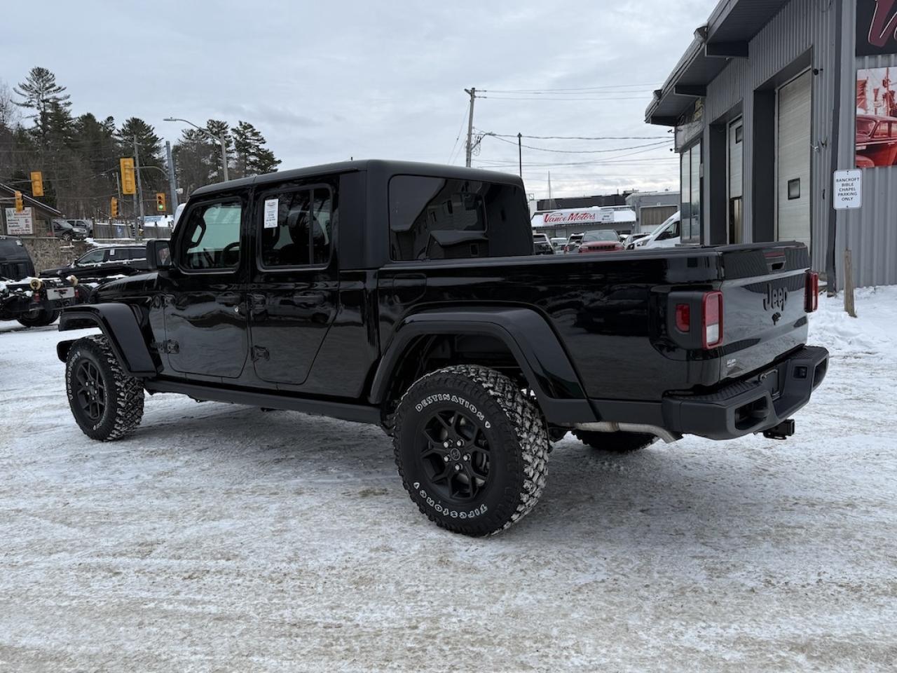2026 Jeep Gladiator Willys 4x4 Photo4