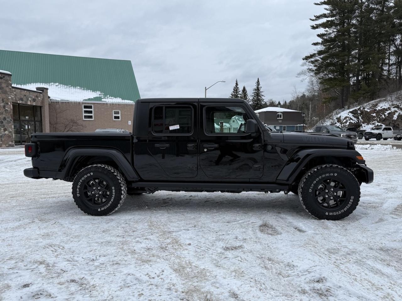 2026 Jeep Gladiator Willys 4x4 Photo
