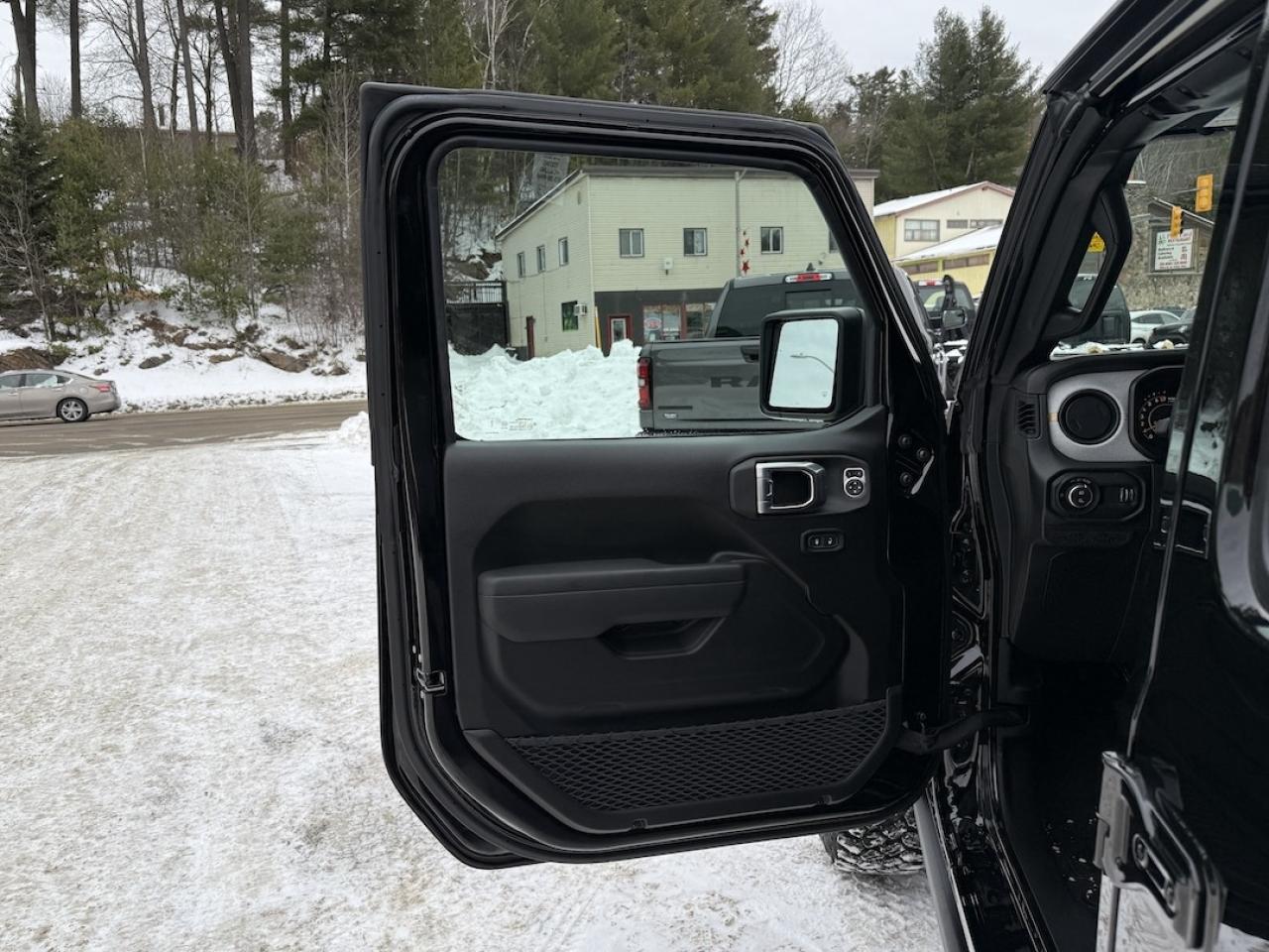 2026 Jeep Gladiator Willys 4x4 Photo