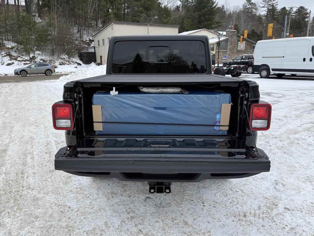 2026 Jeep Gladiator Willys 4x4 Photo