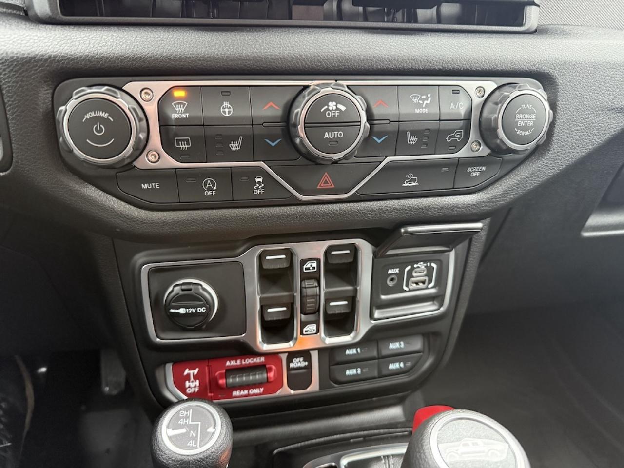 2026 Jeep Gladiator Willys 4x4 Photo