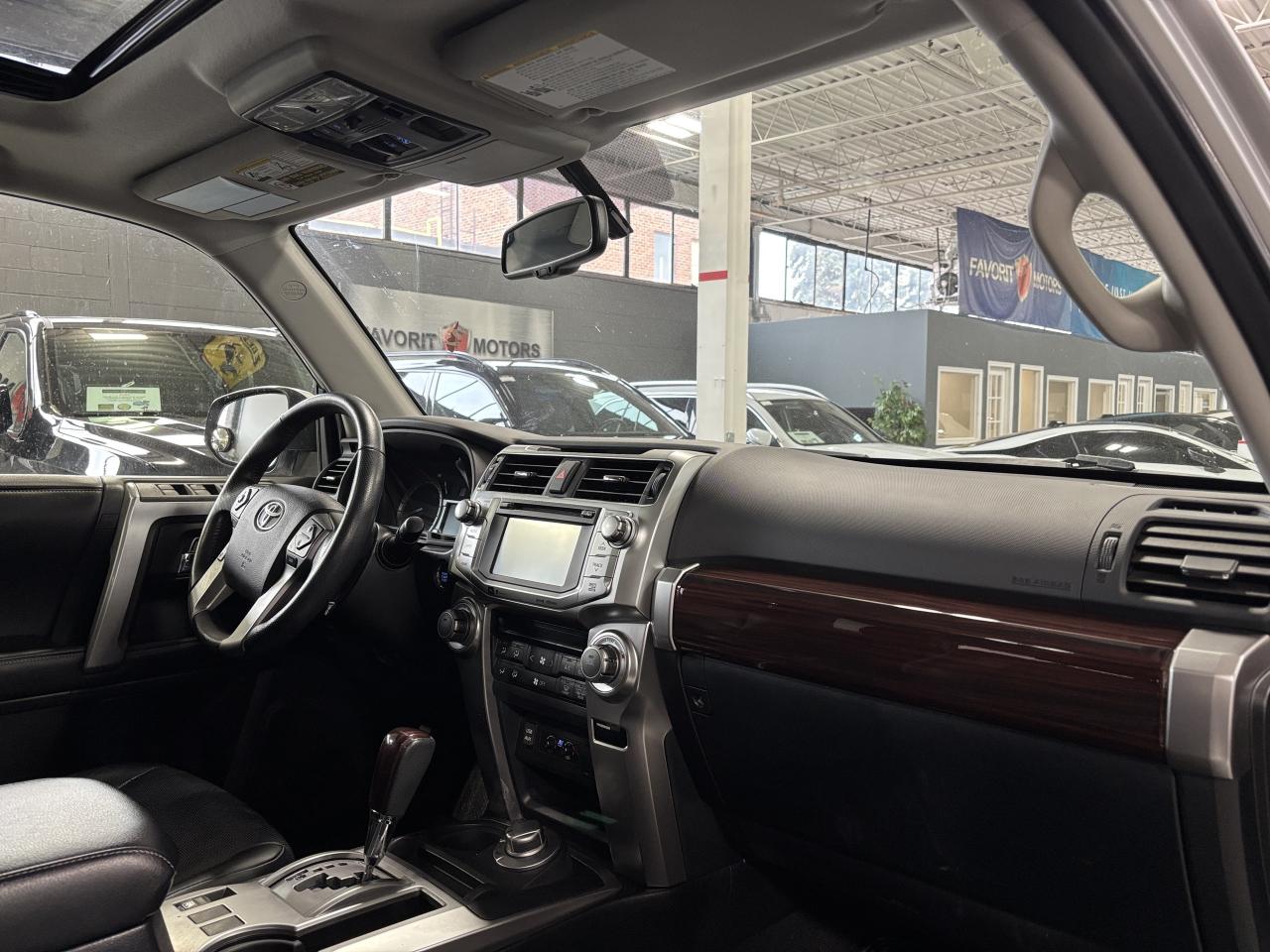 2016 Toyota 4Runner SR5|LIMITED|V6|4WD|JBLAUDIO|LEATHER|WOOD|SUNROOF|+ - Photo #10