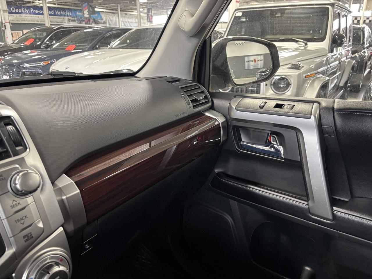 2016 Toyota 4Runner SR5|LIMITED|V6|4WD|JBLAUDIO|LEATHER|WOOD|SUNROOF|+ - Photo #14