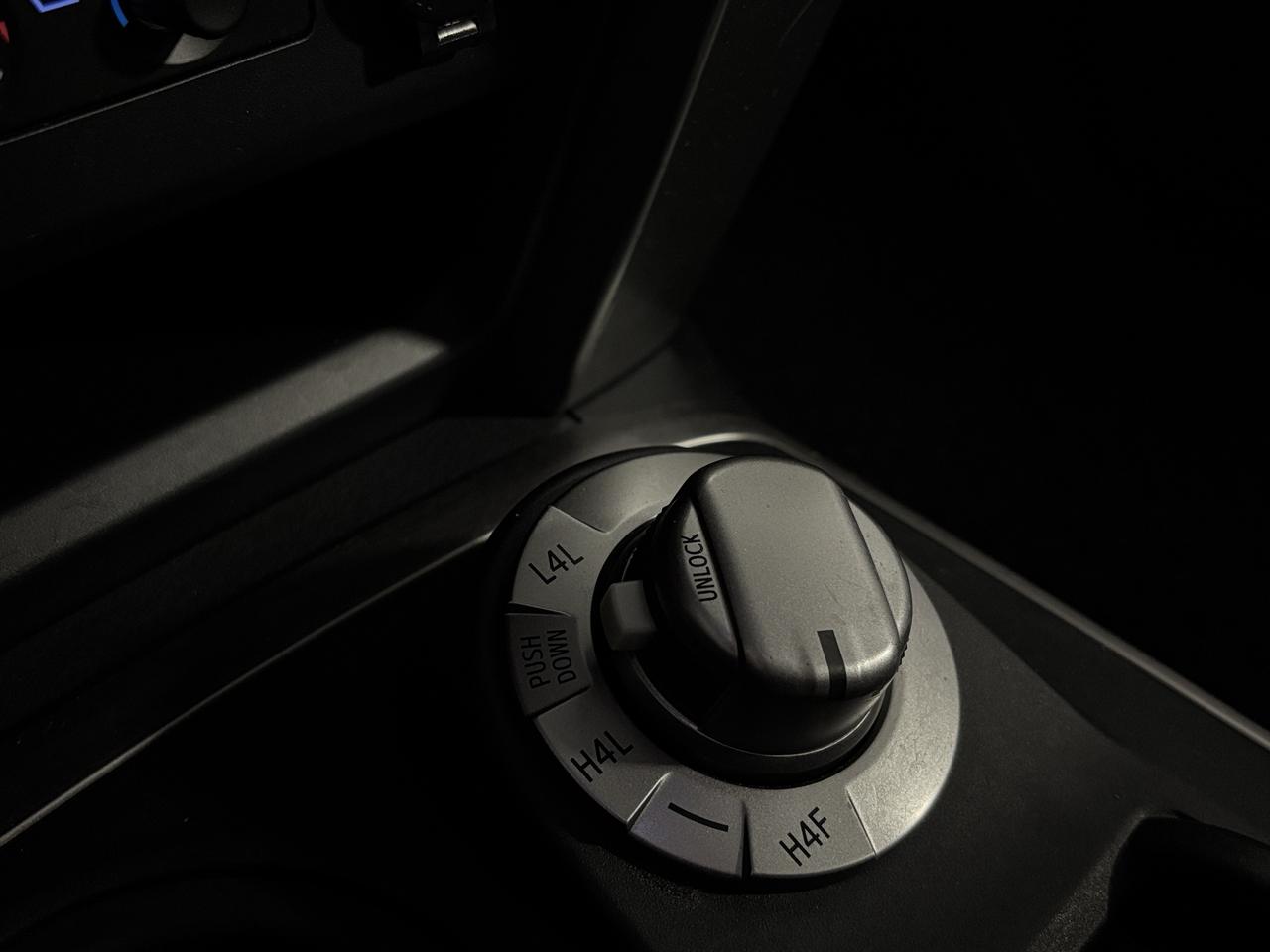2016 Toyota 4Runner SR5|LIMITED|V6|4WD|JBLAUDIO|LEATHER|WOOD|SUNROOF|+ Photo