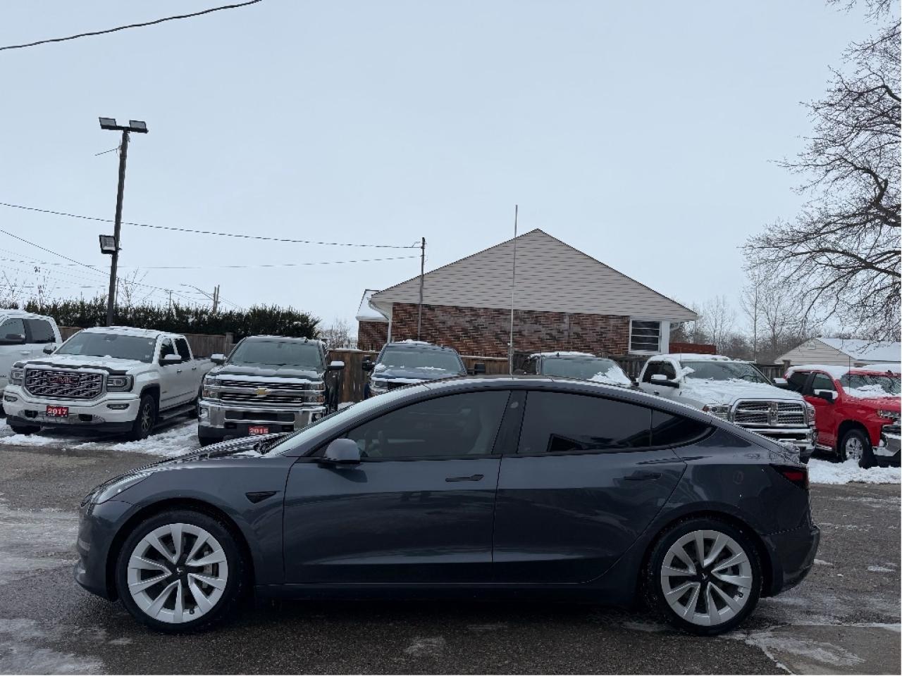 2021 Tesla Model 3 STANDARD RANGE PLUS Photo3
