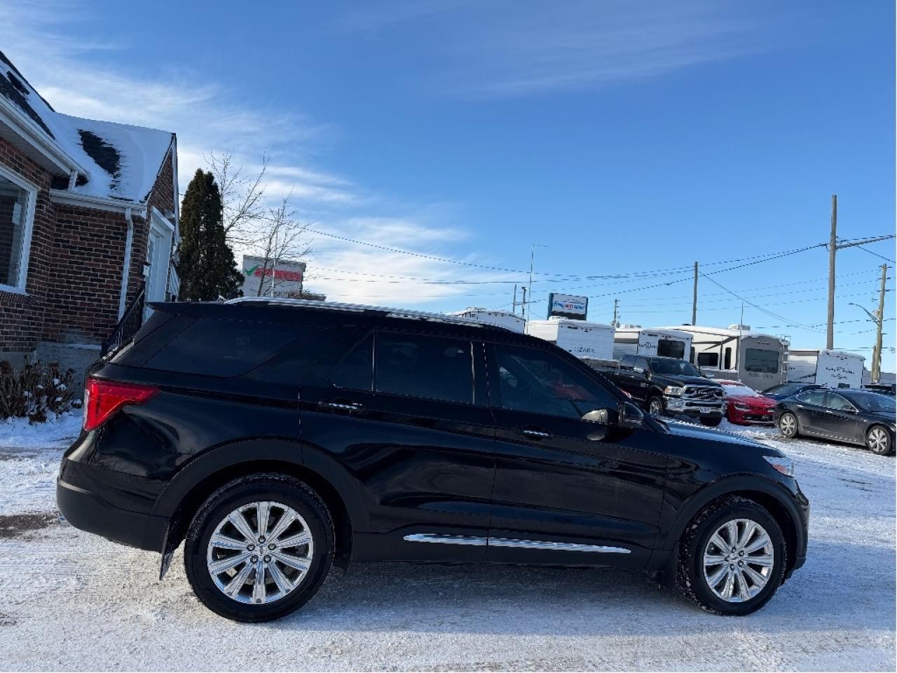 2021 Ford Explorer Limited Hybrid Photo