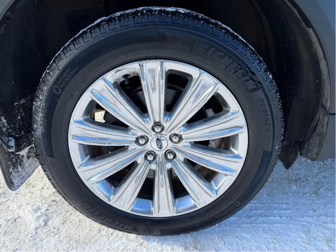 2021 Ford Explorer Limited Hybrid Photo