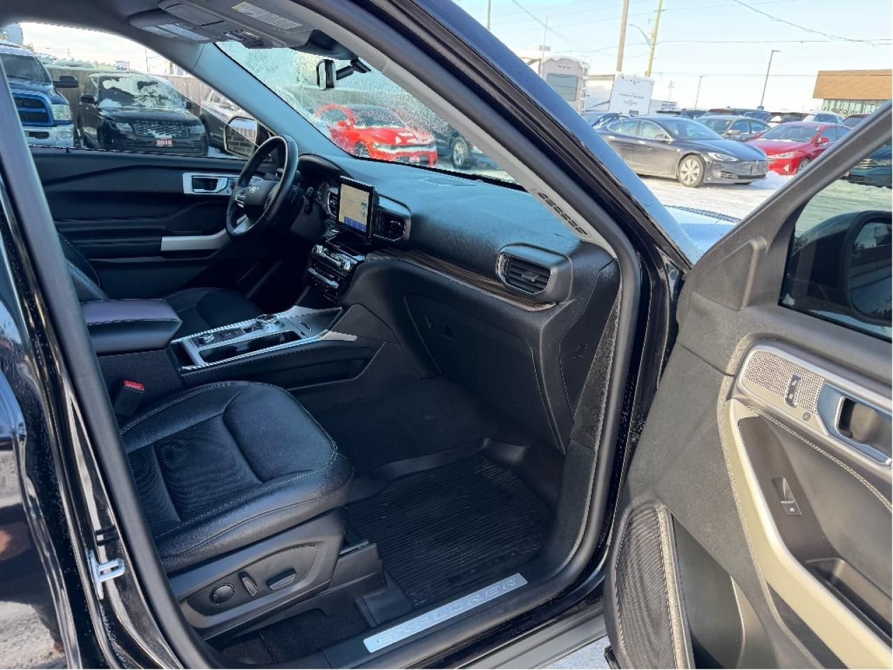 2021 Ford Explorer Limited Hybrid Photo