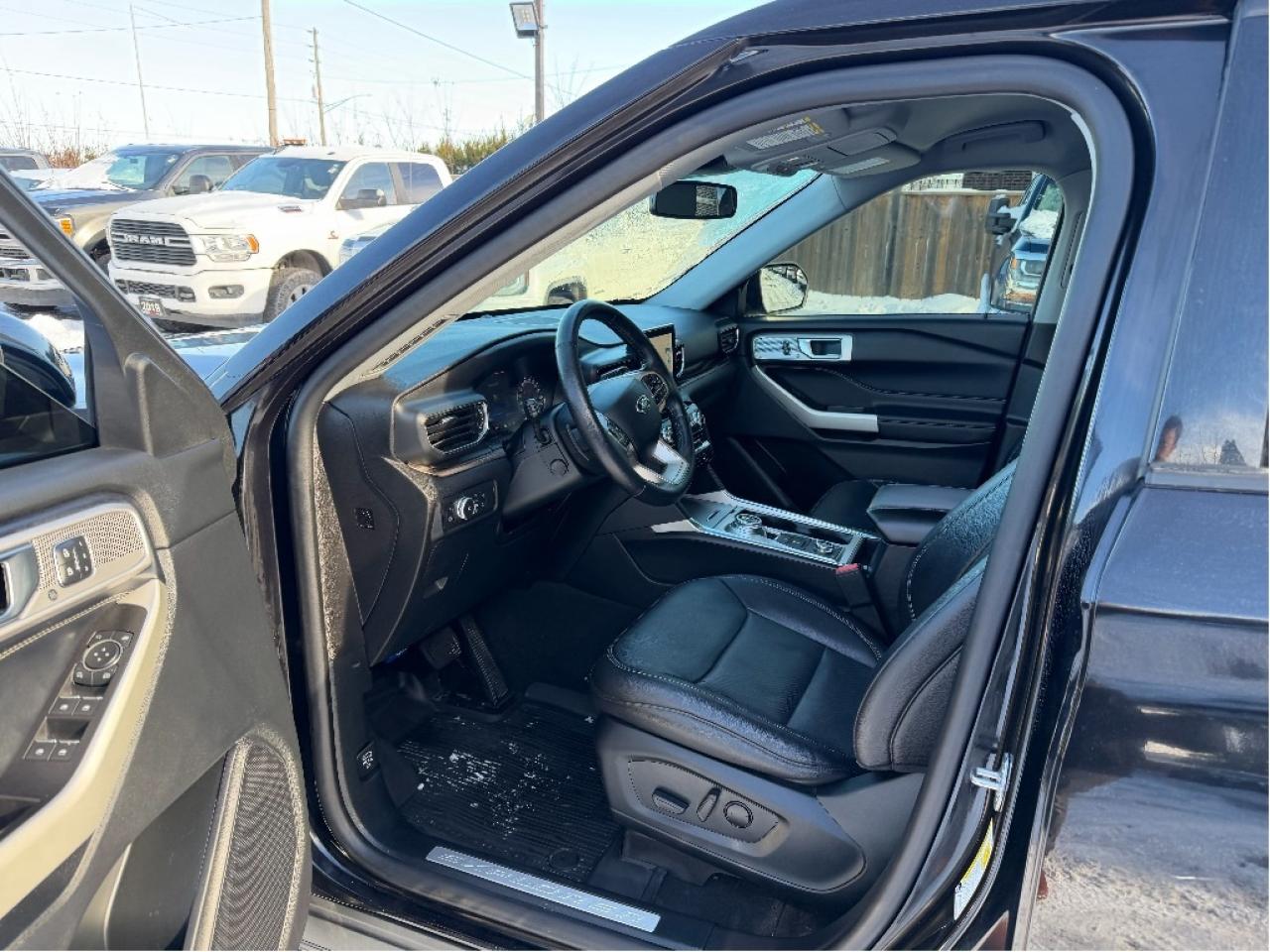 2021 Ford Explorer Limited Hybrid Photo