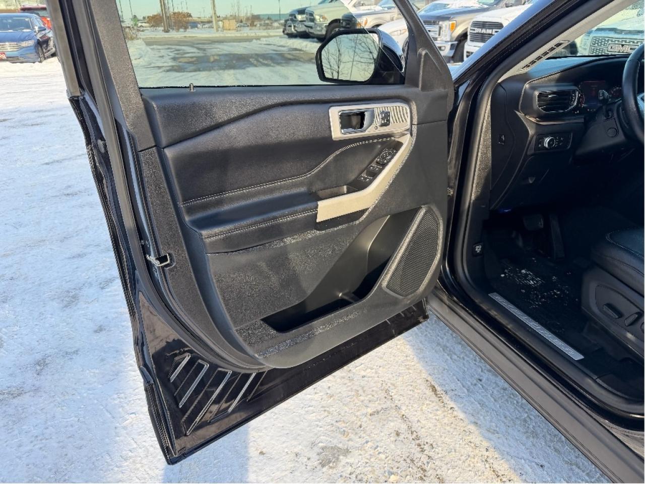 2021 Ford Explorer Limited Hybrid Photo