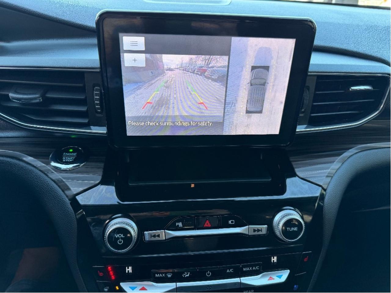 2021 Ford Explorer Limited Hybrid Photo