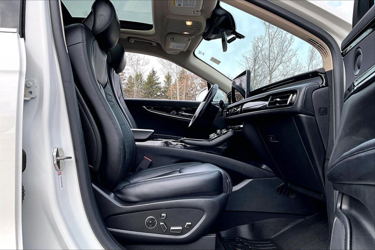 2023 Lincoln Nautilus Reserve | 201A | Vented Leather | Panoroof | AWD Photo