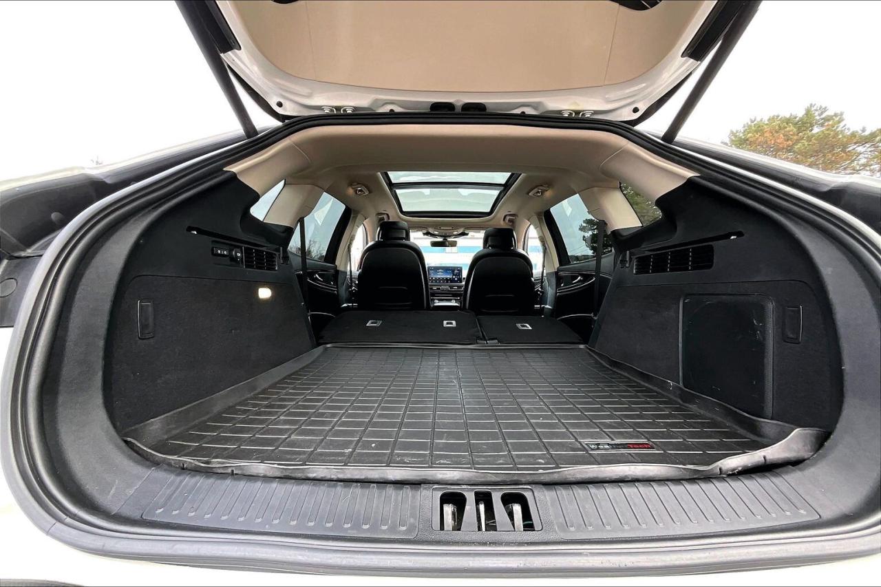 2023 Lincoln Nautilus Reserve | 201A | Vented Leather | Panoroof | AWD Photo