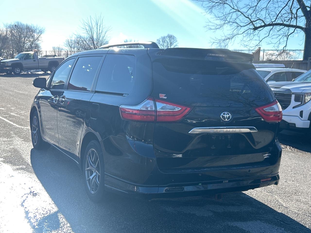 2017 Toyota Sienna CLEAN CARFAX, SUNROOF, HEATED LEATHER, BACK UP CAM - Photo #7