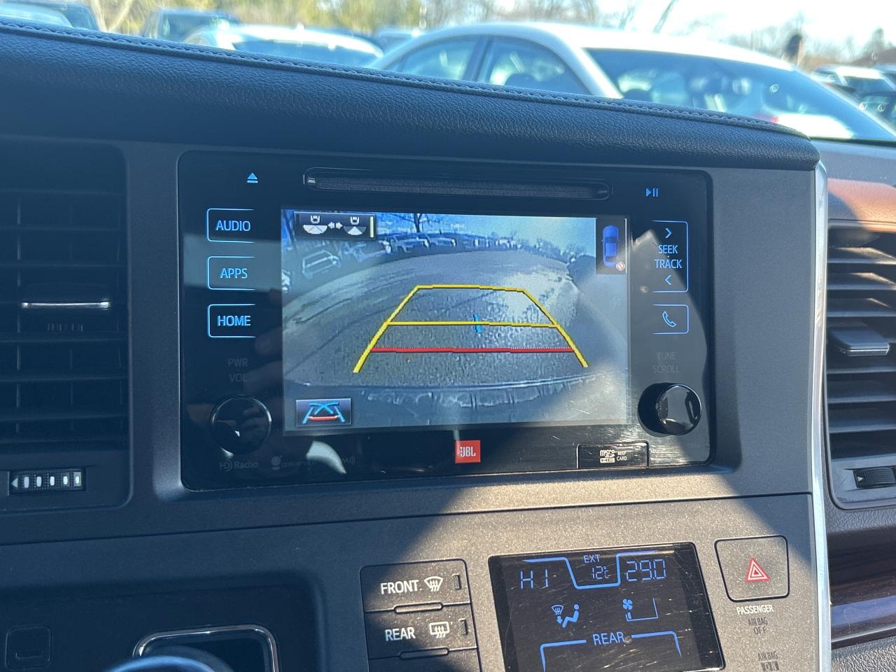 2017 Toyota Sienna CLEAN CARFAX, SUNROOF, HEATED LEATHER, BACK UP CAM - Photo #22