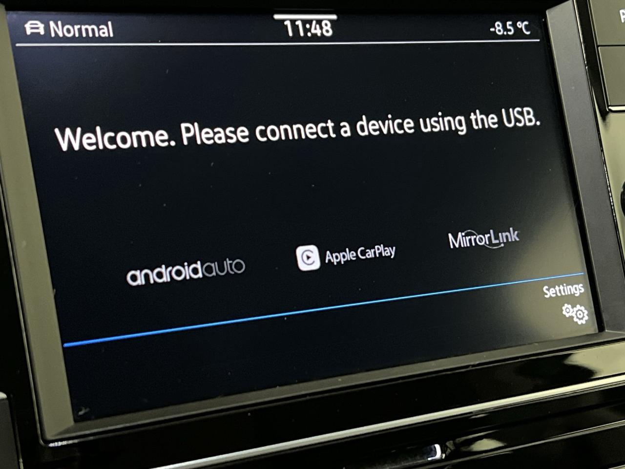 2024 Volkswagen Tiguan AWD | HTD SEATS | CARPLAY | ALLOYS | BLIND SPOT Photo