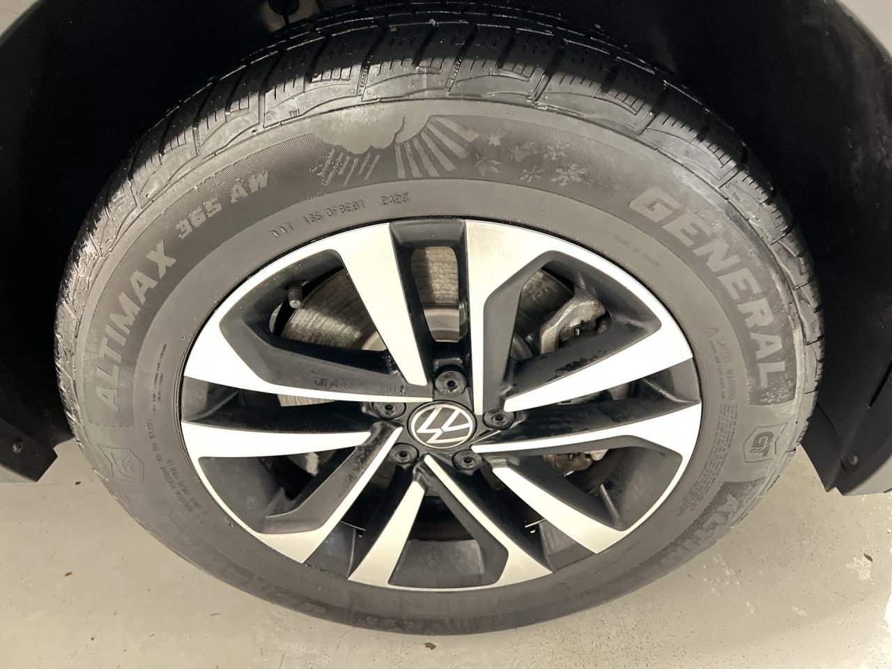 2024 Volkswagen Tiguan AWD | HTD SEATS | CARPLAY | ALLOYS | BLIND SPOT Photo