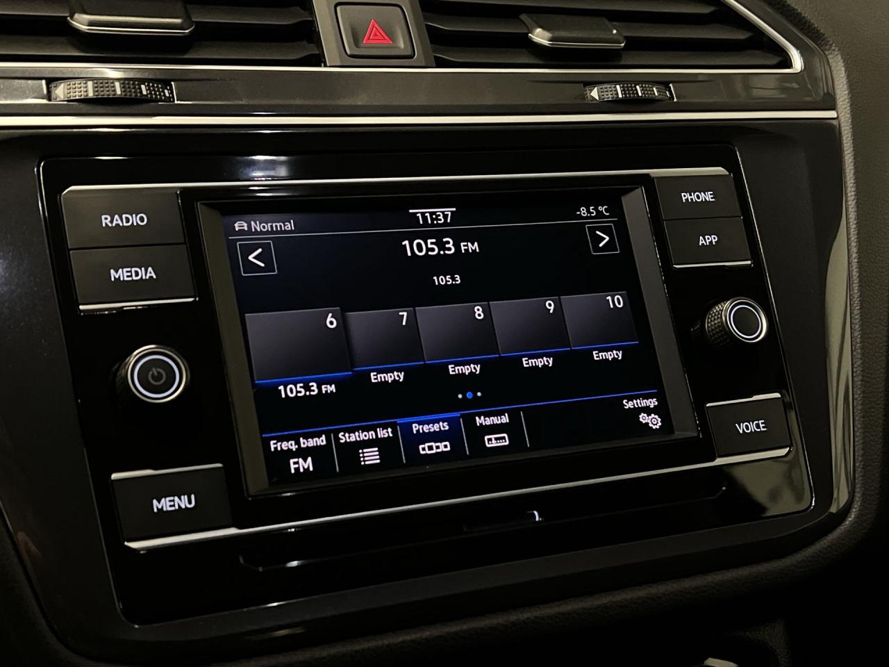 2024 Volkswagen Tiguan AWD | HTD SEATS | CARPLAY | ALLOYS | BLIND SPOT Photo