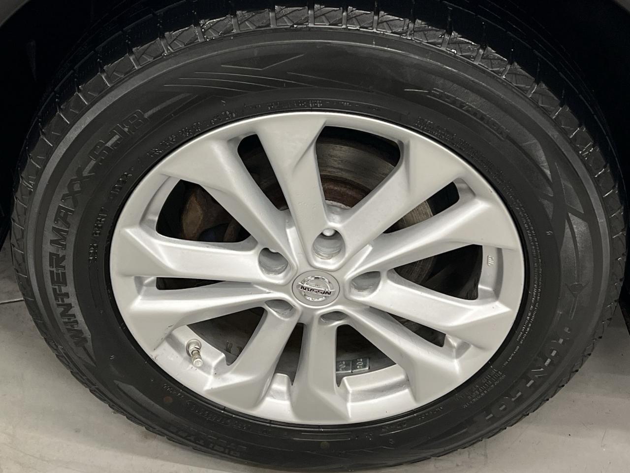 2015 Nissan Rogue SV AWD | PANO ROOF | HTD SEATS | REAR CAM | A/C Photo