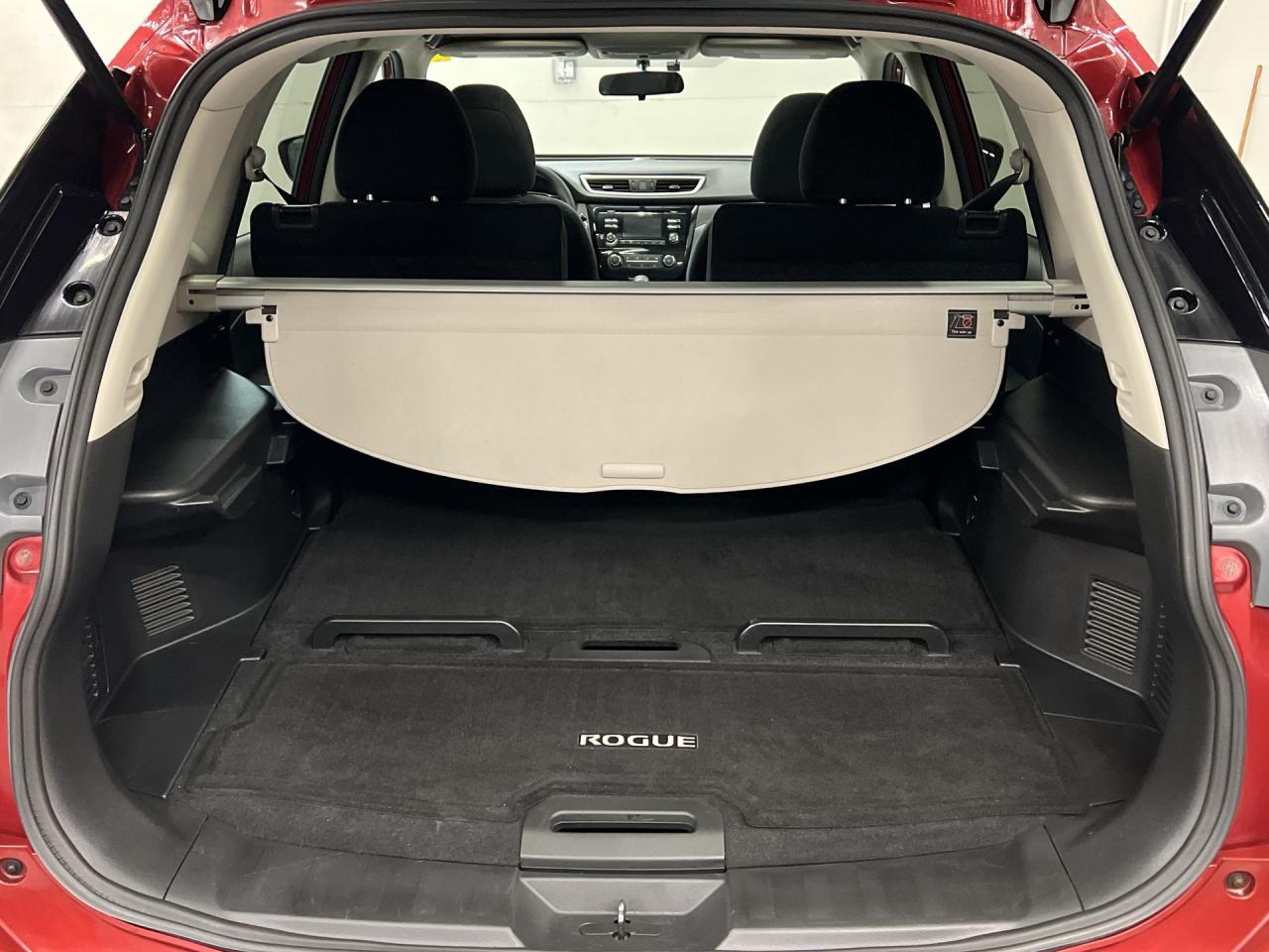 2015 Nissan Rogue SV AWD | PANO ROOF | HTD SEATS | REAR CAM | A/C Photo