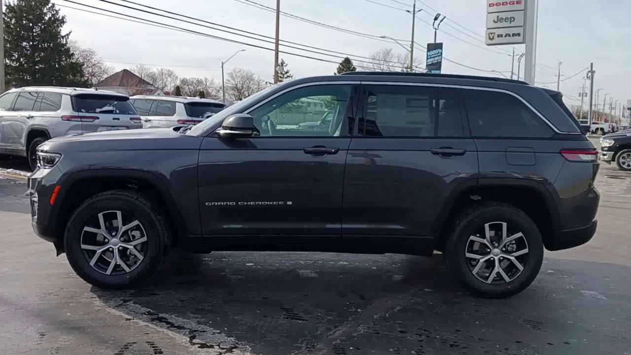2025 Jeep Grand Cherokee LIMITED 4X4 Photo4