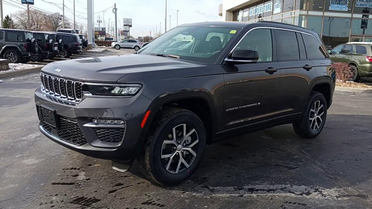 2025 Jeep Grand Cherokee LIMITED 4X4 Photo3