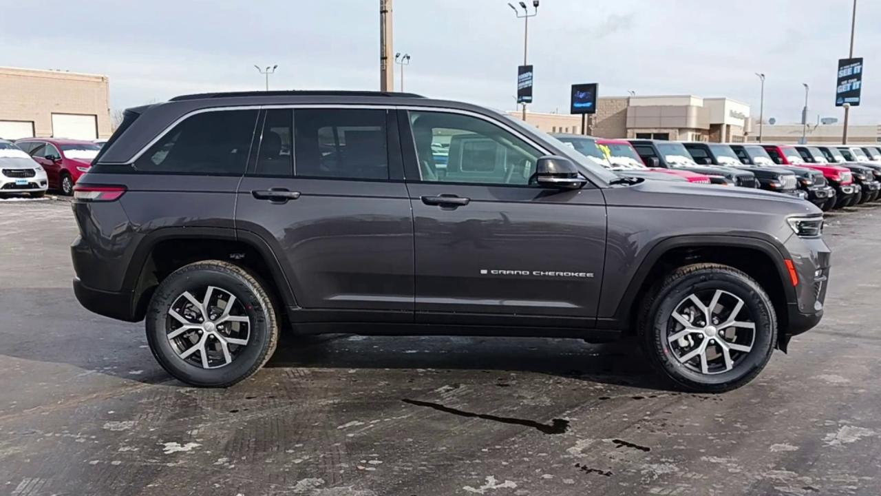 2025 Jeep Grand Cherokee LIMITED 4X4 Photo