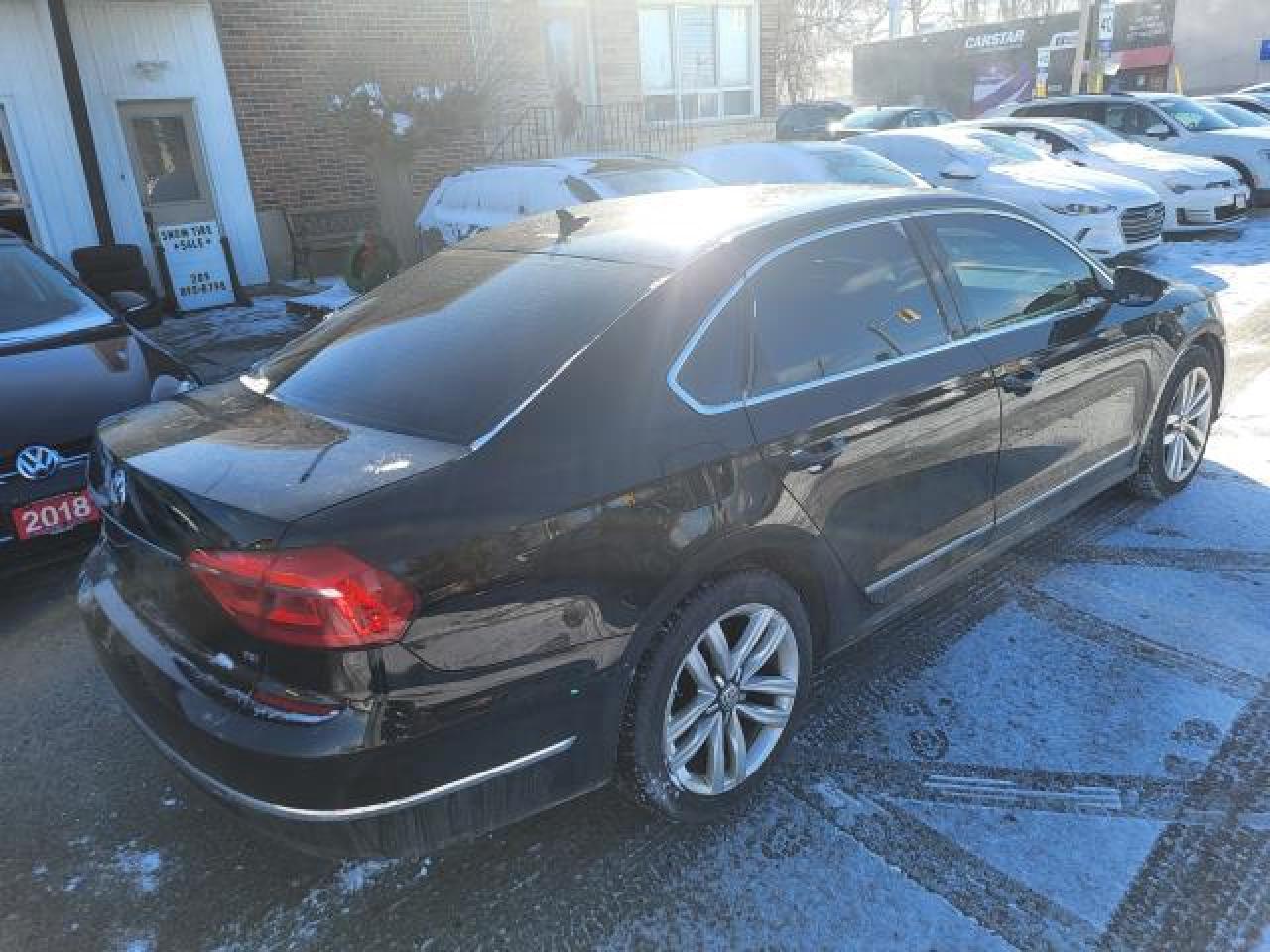 2016 Volkswagen Passat HIGHLINE Photo29