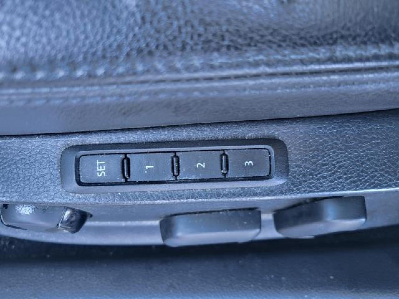 2016 Volkswagen Passat HIGHLINE Photo11