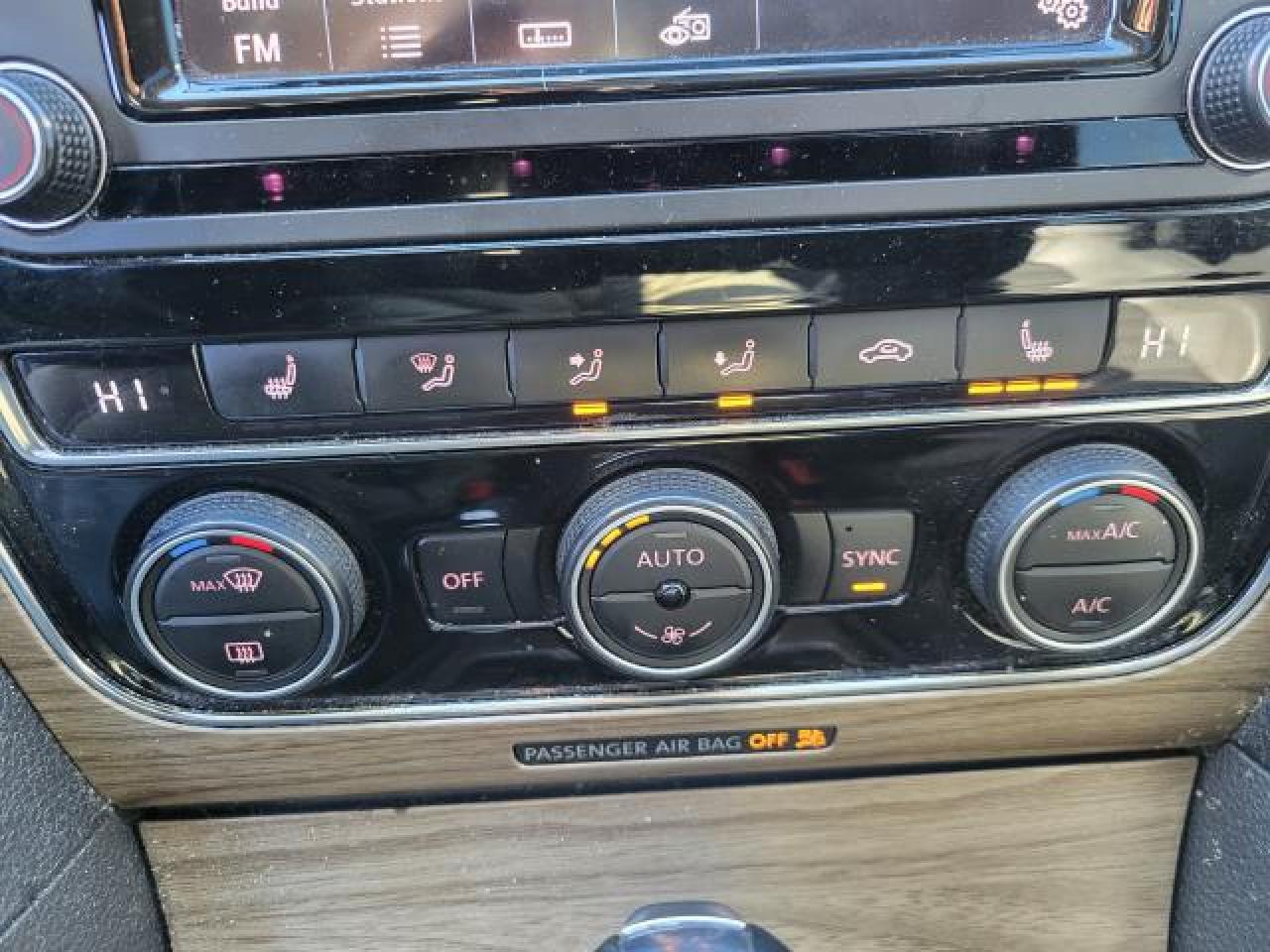 2016 Volkswagen Passat HIGHLINE Photo39