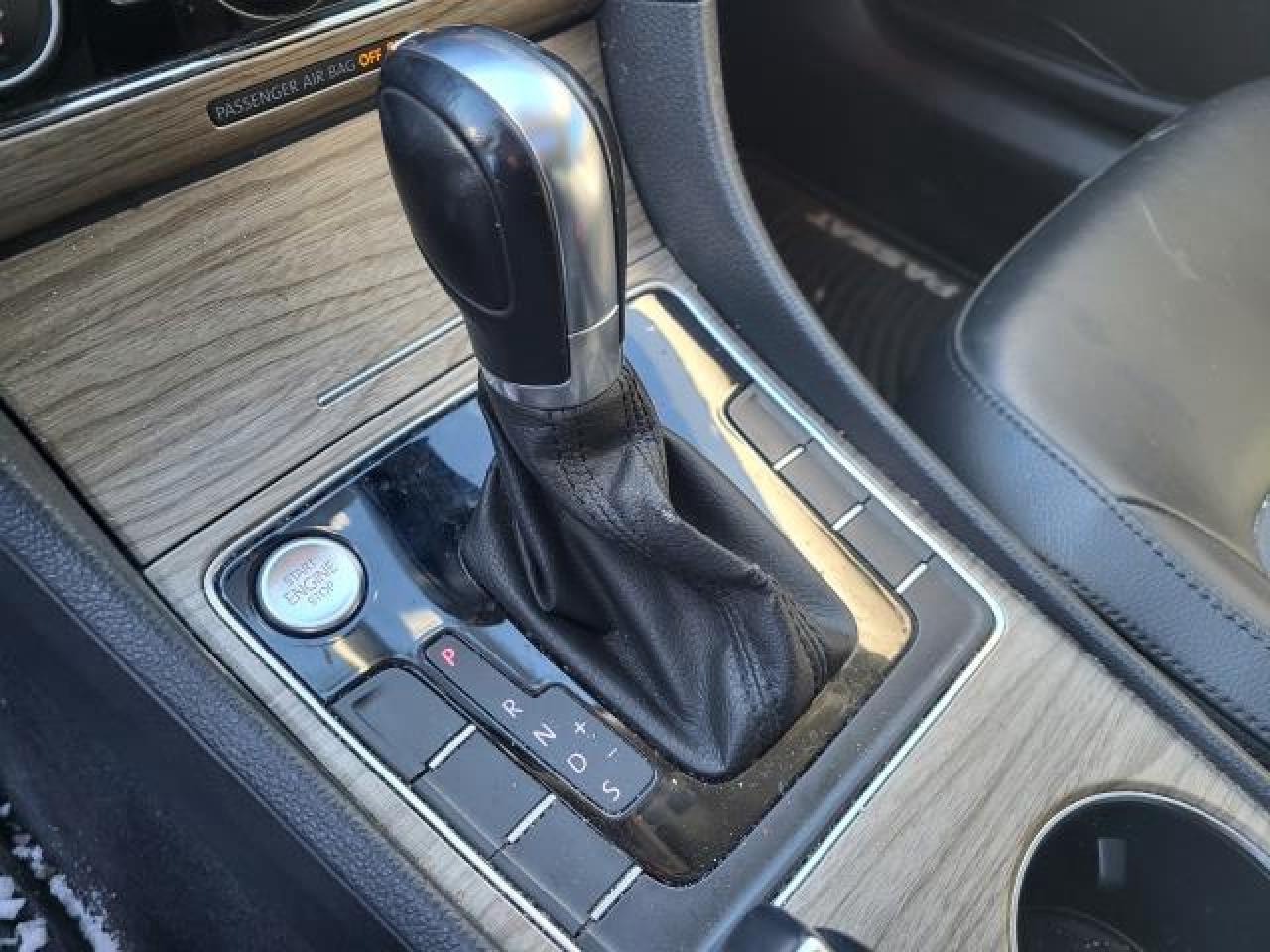 2016 Volkswagen Passat HIGHLINE Photo38