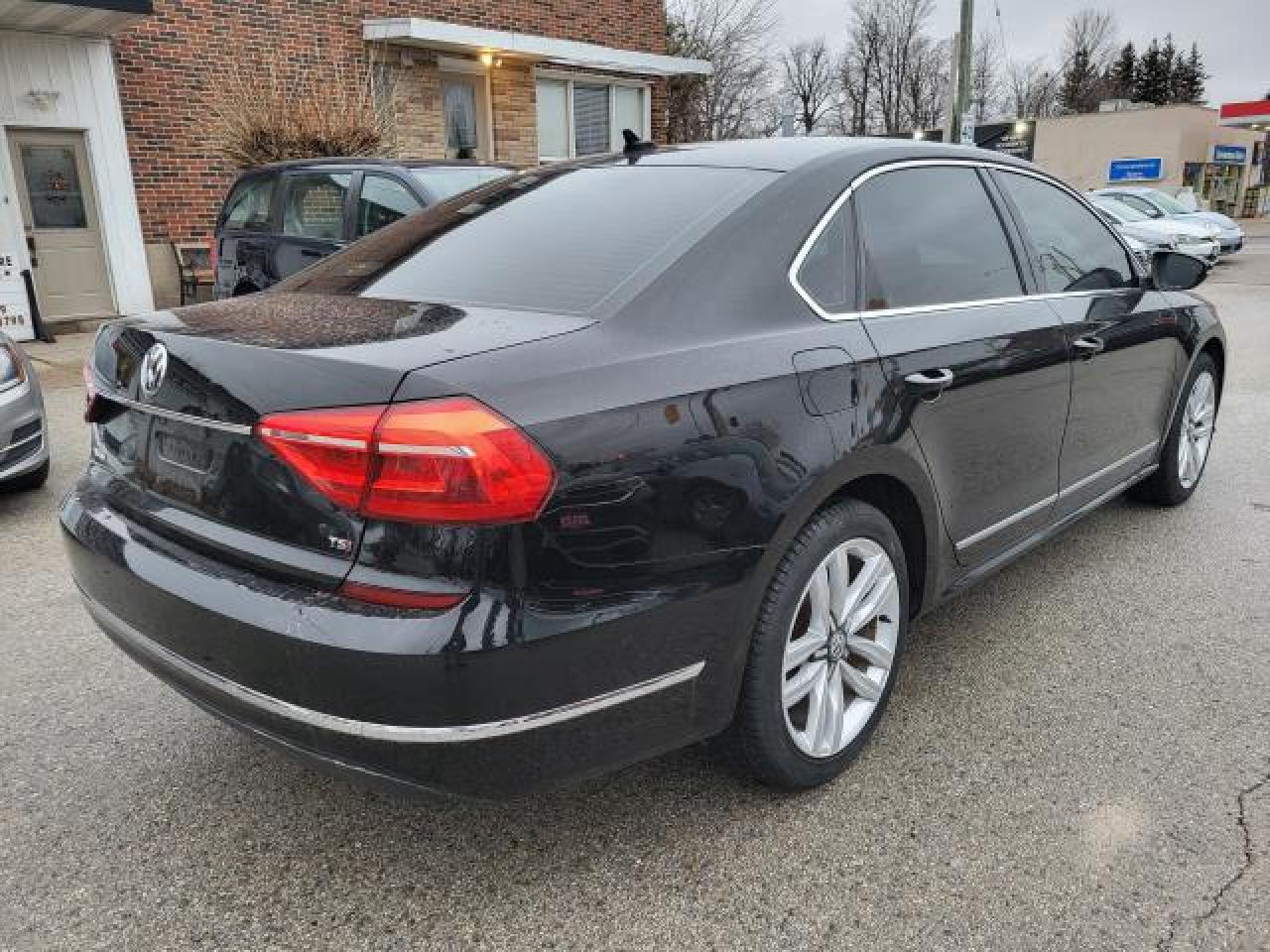 2016 Volkswagen Passat HIGHLINE Photo