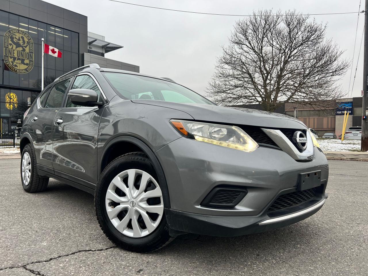 2015 Nissan Rogue S - Photo #4