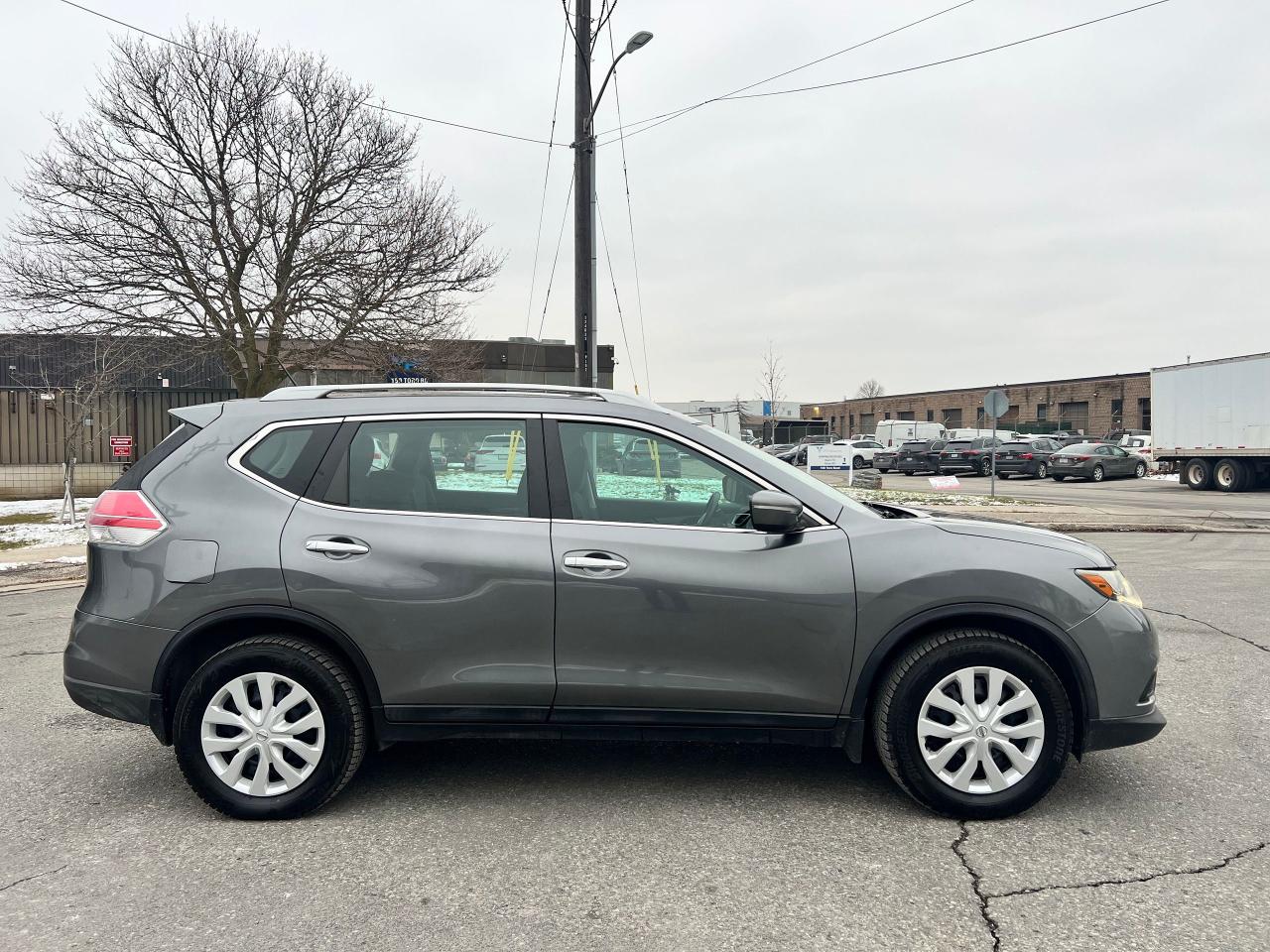 2015 Nissan Rogue S - Photo #10