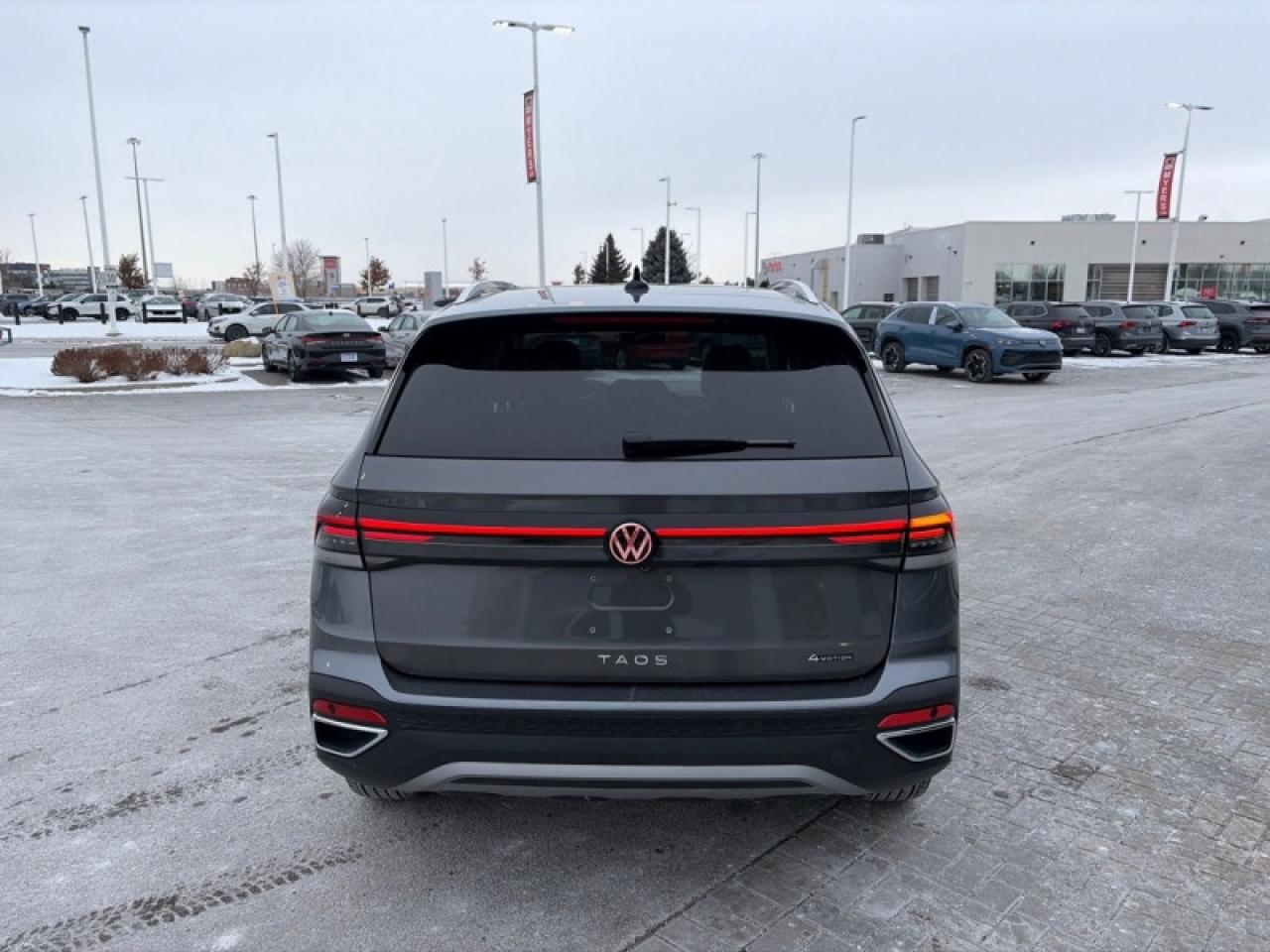 2025 Volkswagen Taos Comfortline  - Sunroof Photo3