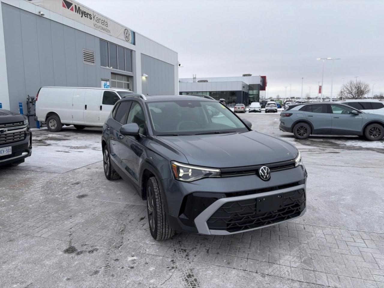 2025 Volkswagen Taos Comfortline  - Sunroof Photo