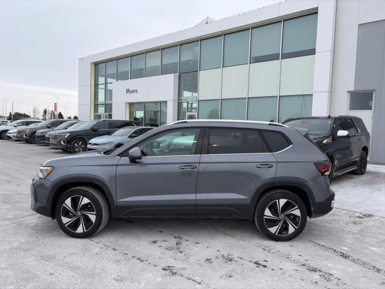 2025 Volkswagen Taos Comfortline  - Sunroof Photo