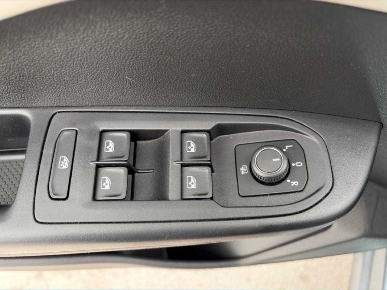 2025 Volkswagen Taos Comfortline  - Sunroof Photo