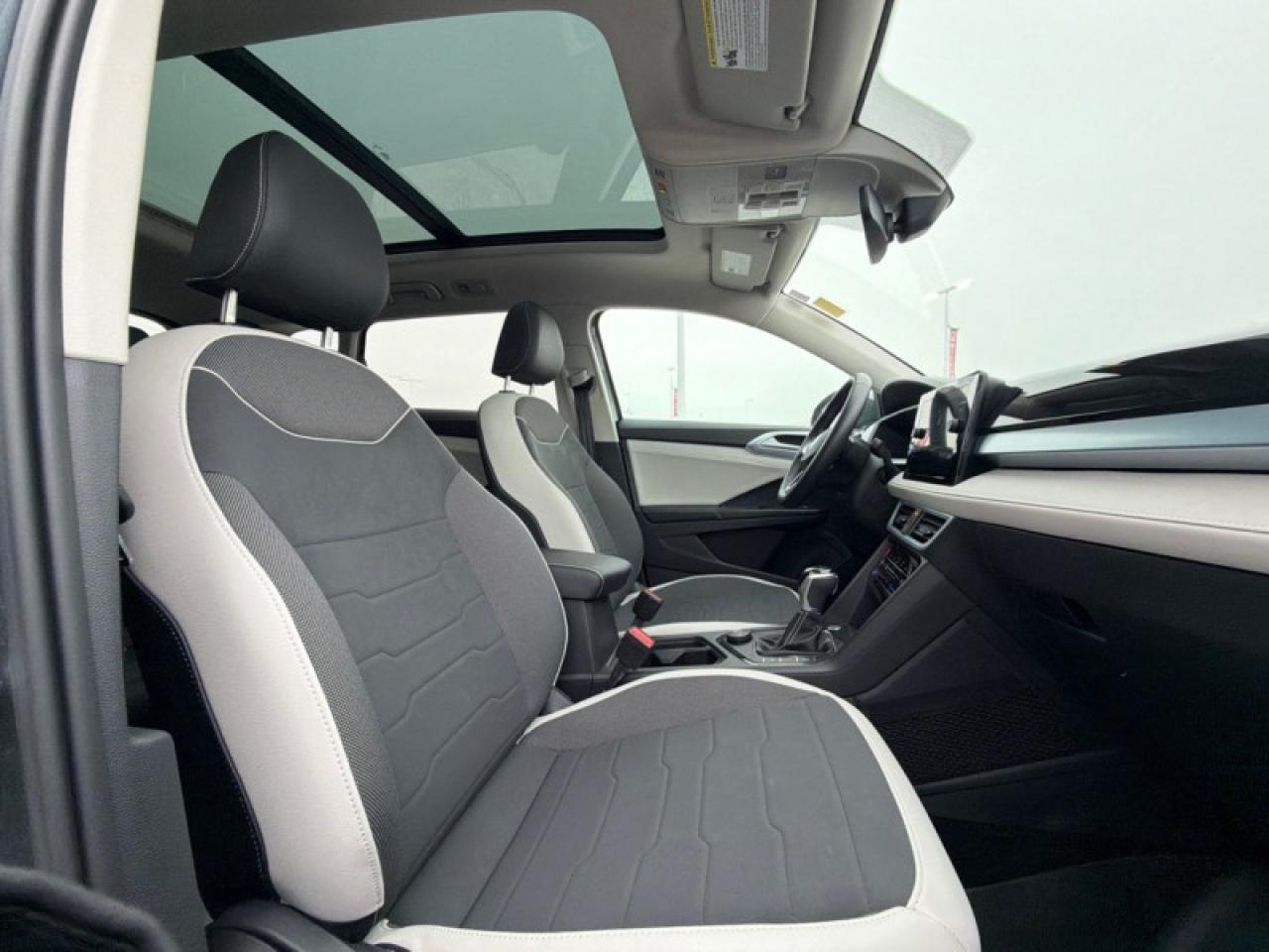 2025 Volkswagen Taos Comfortline  - Sunroof Photo