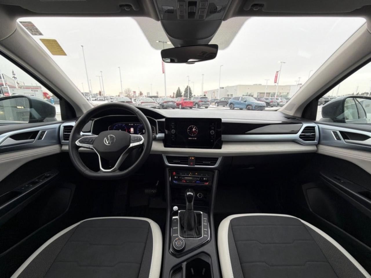 2025 Volkswagen Taos Comfortline  - Sunroof Photo