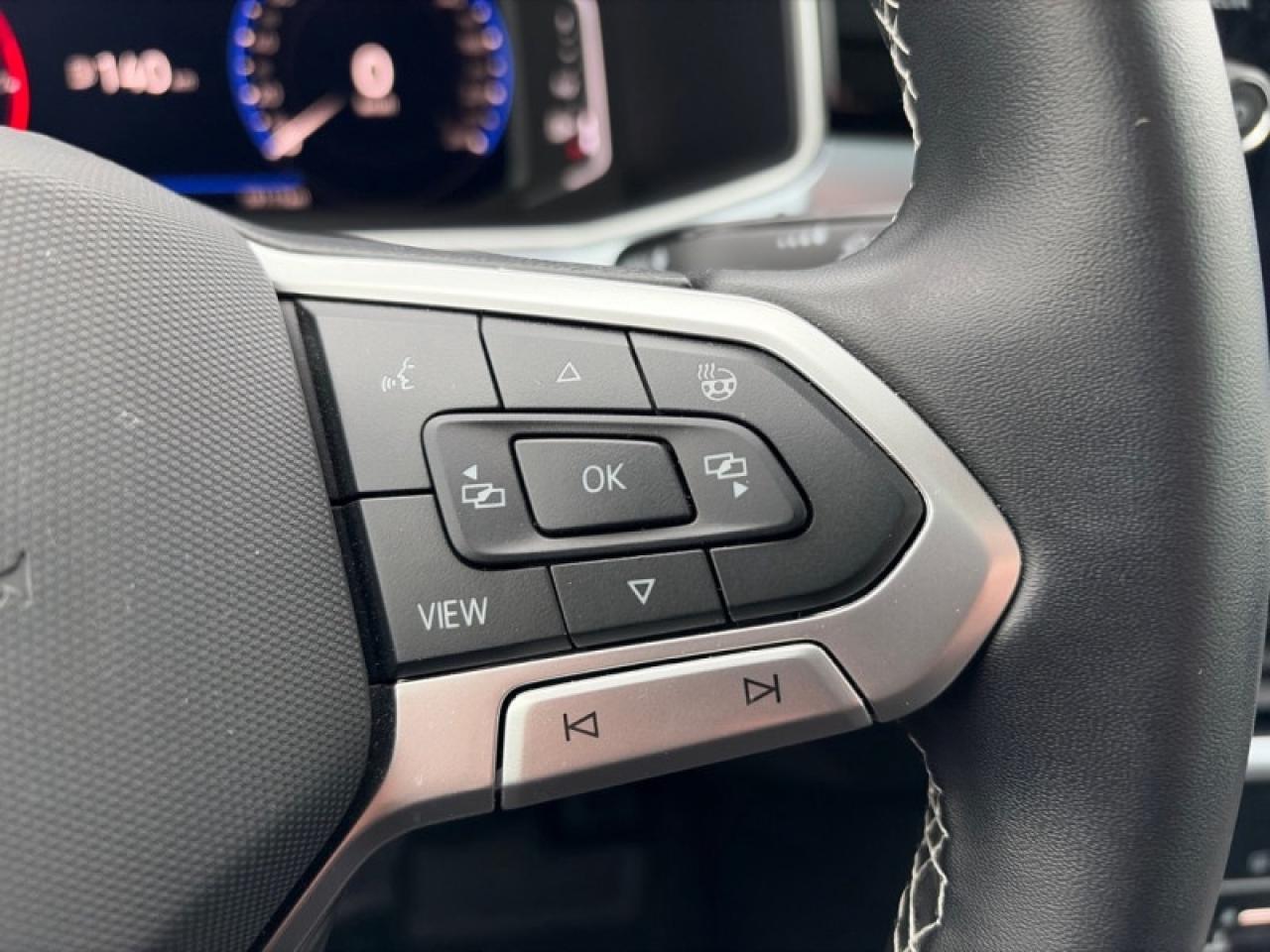 2025 Volkswagen Taos Comfortline  - Sunroof Photo