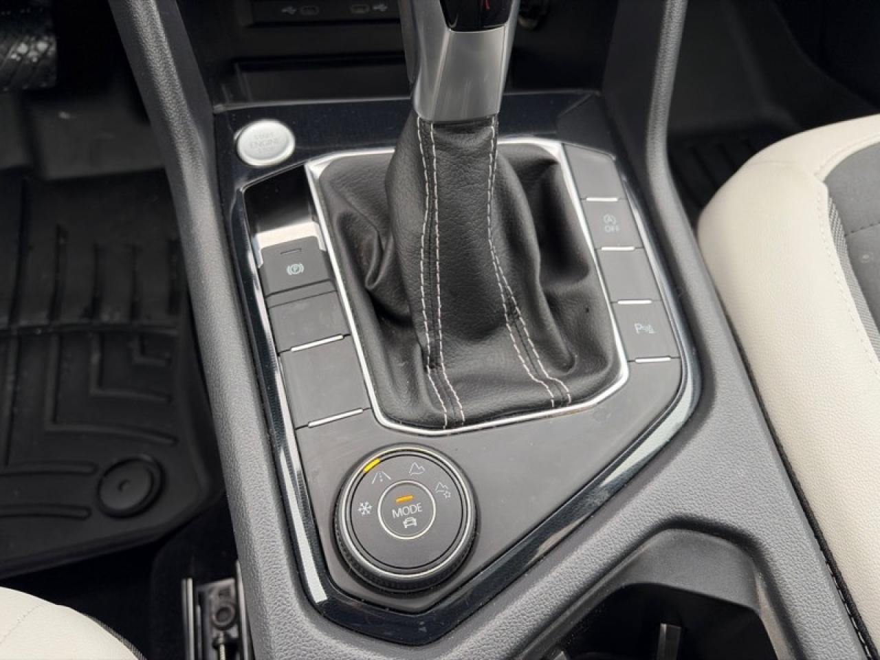 2025 Volkswagen Taos Comfortline  - Sunroof Photo