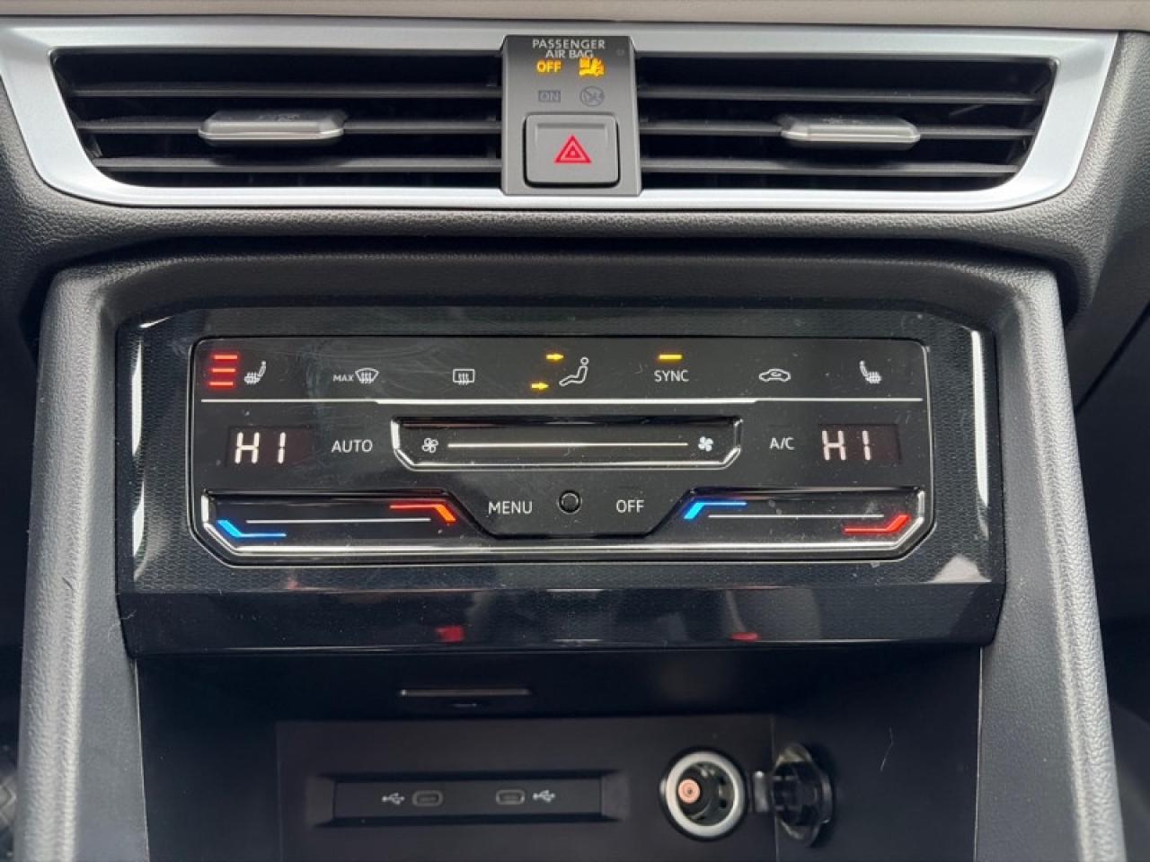 2025 Volkswagen Taos Comfortline  - Sunroof Photo