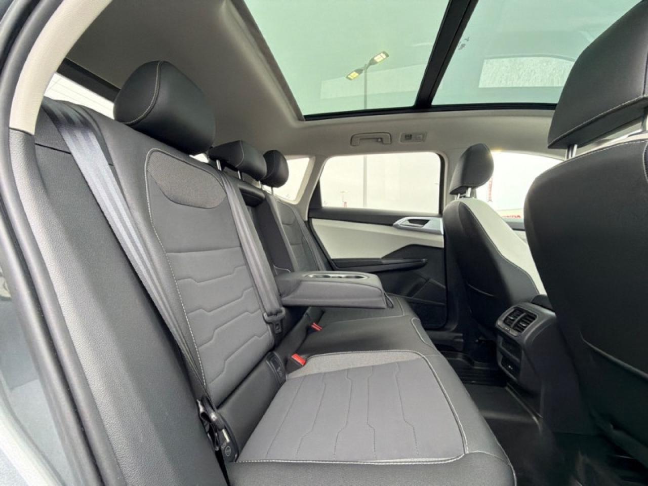 2025 Volkswagen Taos Comfortline  - Sunroof Photo