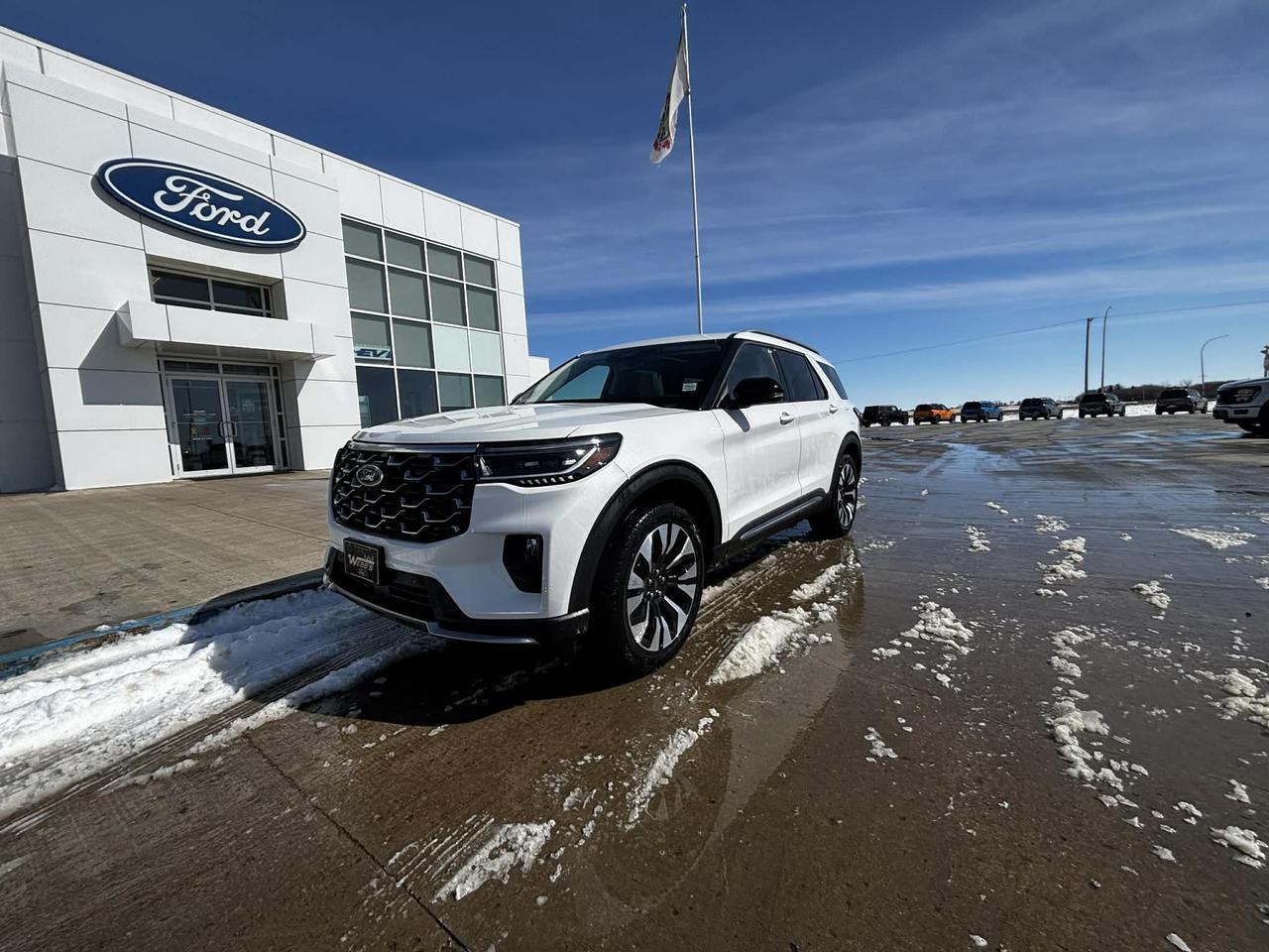 2026 Ford Explorer Platinum 4WD Photo0